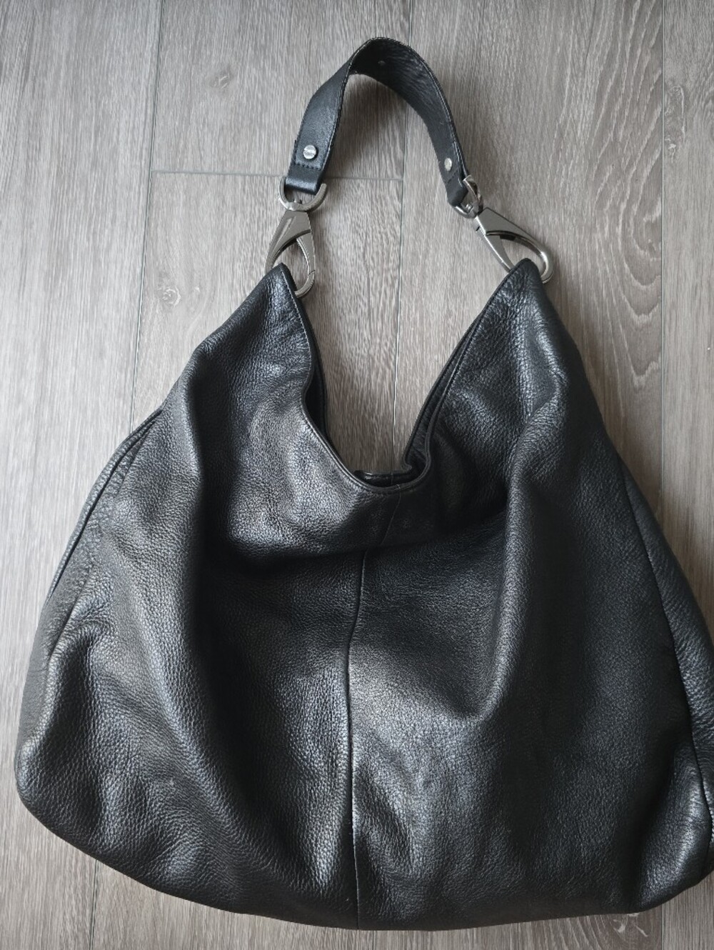 Kenneth Cole New York Black Pebbled Leather Hobo Bag Silver Hardware Magnetic